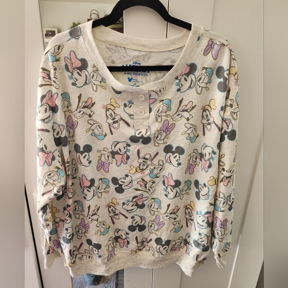 Disney Mickey sweatshirt NWT
